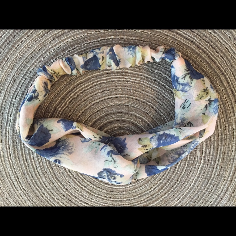 2 headbands - Picture 5 of 5